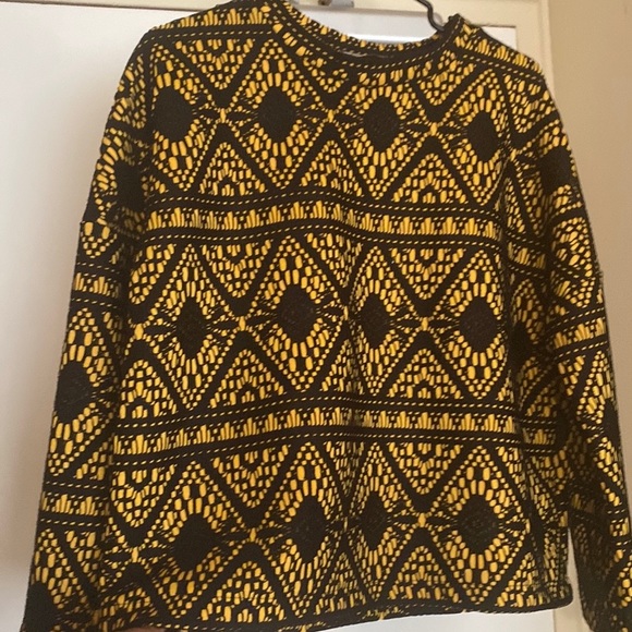 Zara Trafaluc Sweater/size S. - Picture 4 of 4